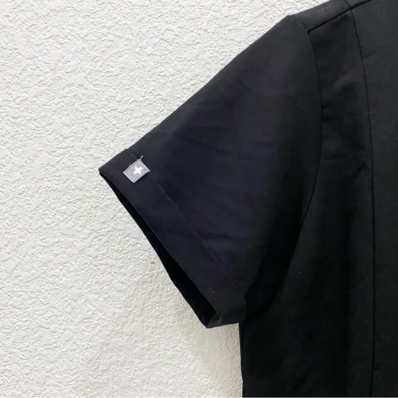 FIGS W20SW1032 Black Inala Slim Scrub Top Size M - Picture 9 of 15